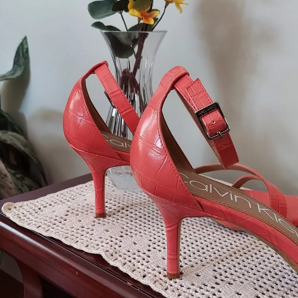 NWOB CALVIN KLEIN LALI CROC EMBOSSED STRAPPY OPEN TOE SANDALS (CORAL / S…